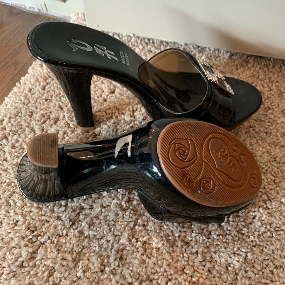 Woman Sandals - Picture 3 of 3
